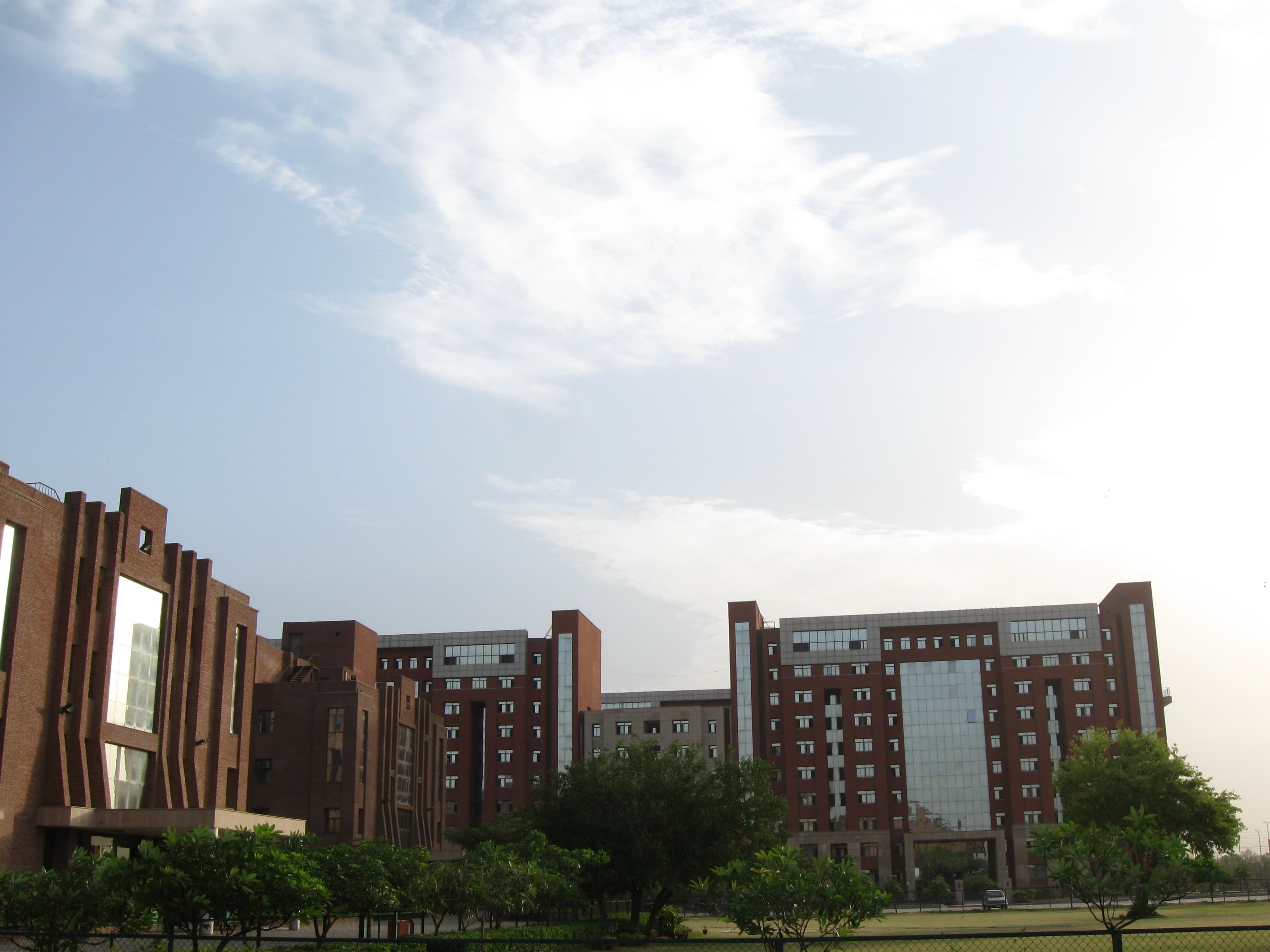 Amity University Online campus photo